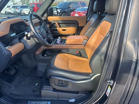 Used 2023 Land Rover Defender 90 X-Dynamic SE image 10