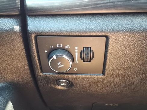 Used 2021 Jeep Grand Cherokee Laredo X AWD/4WD image 22