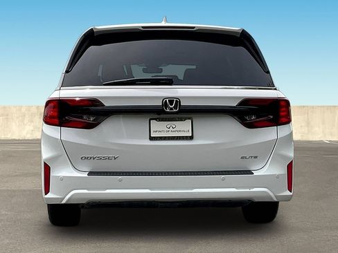 Used 2026 Honda Odyssey Elite image 6