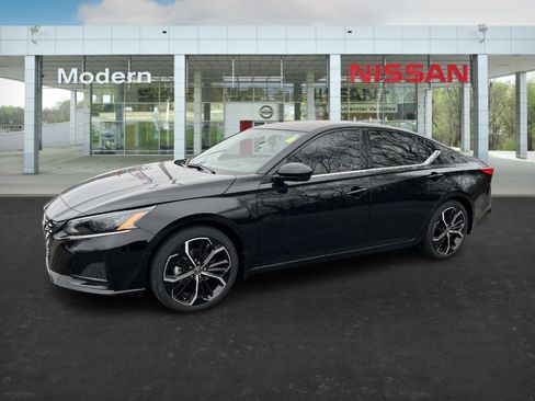 New 2025 Nissan Altima 2.5 SR image 1