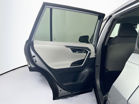 Used 2019 Toyota RAV4 Limited image 27