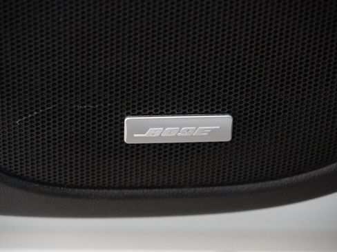 Used 2017 GMC Acadia SLT image 18