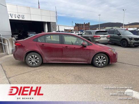 Used 2022 Toyota Corolla LE image 6