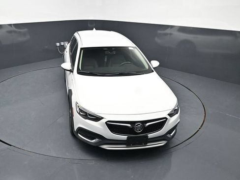 Used 2018 Buick Regal Essence w/ Driver Confidence Package #1 AWD/4WD image 29