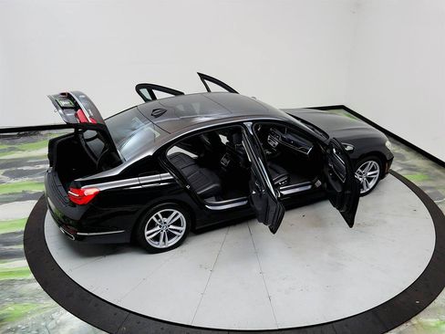 Used 2017 BMW 740i RWD image 40