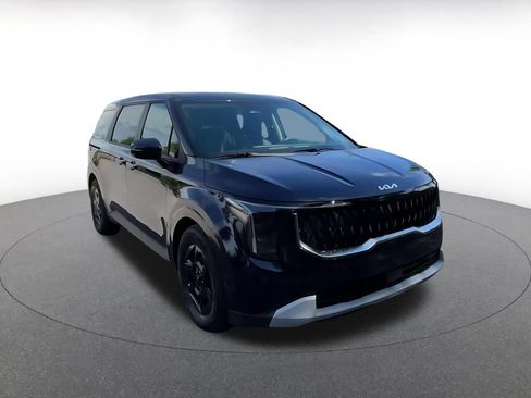 Used 2026 Kia Carnival FWD image 3