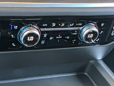 New 2025 GMC Sierra 2500 SLT w/ SLT Premium Package image 20