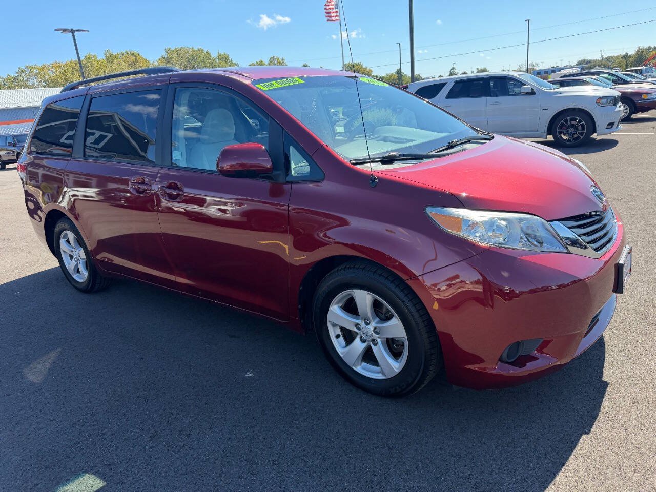 Used 2013 Toyota Sienna LE w/ Towing Pkg FWD image 7