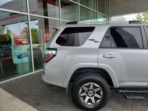 Used 2018 Toyota 4Runner TRD Off-Road Premium image 6