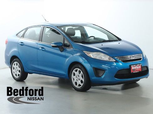 Used 2013 Ford Fiesta SE image 1