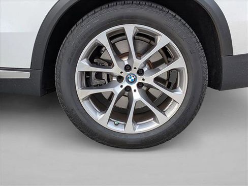 Used 2024 BMW X5 xDrive50e image 14