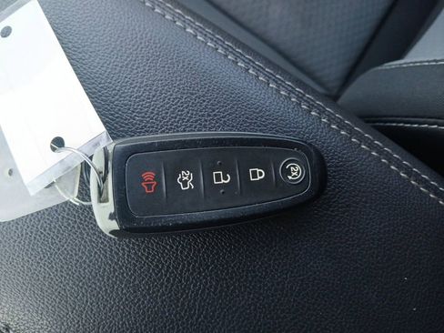 Used 2019 Ford Escape SE image 32