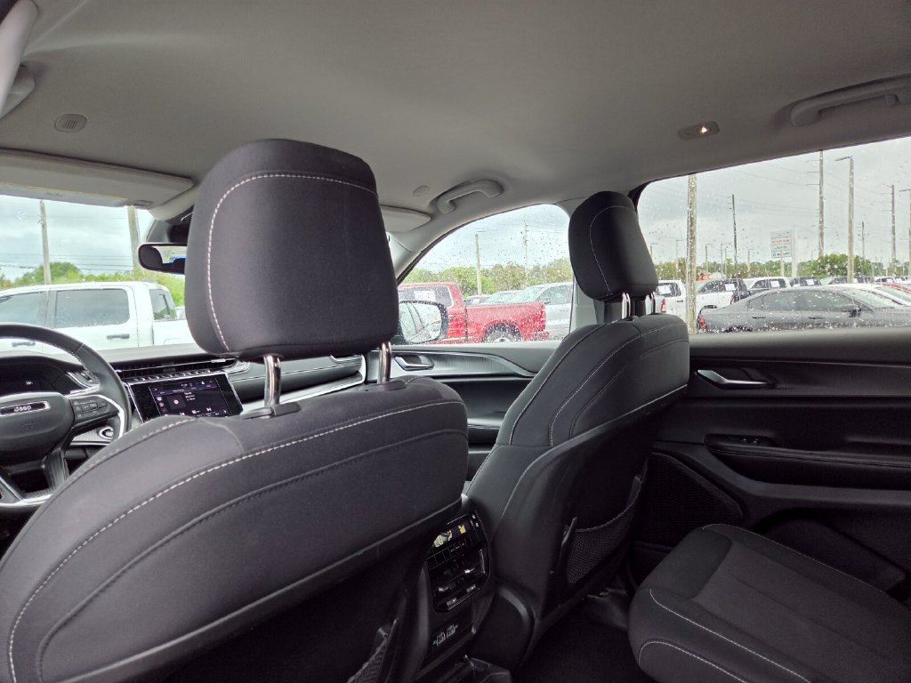 Used 2023 Jeep Grand Cherokee L Laredo AWD/4WD image 26