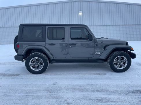 Used 2022 Jeep Wrangler Unlimited Sahara image 16