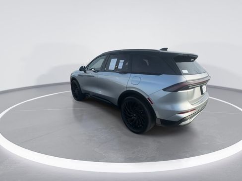 Used 2025 Lincoln Nautilus Reserve w/ Jet Appearance Package image 6