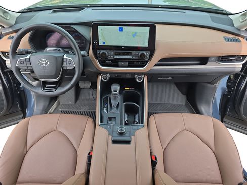 Used 2026 Toyota Grand Highlander Platinum AWD/4WD image 9