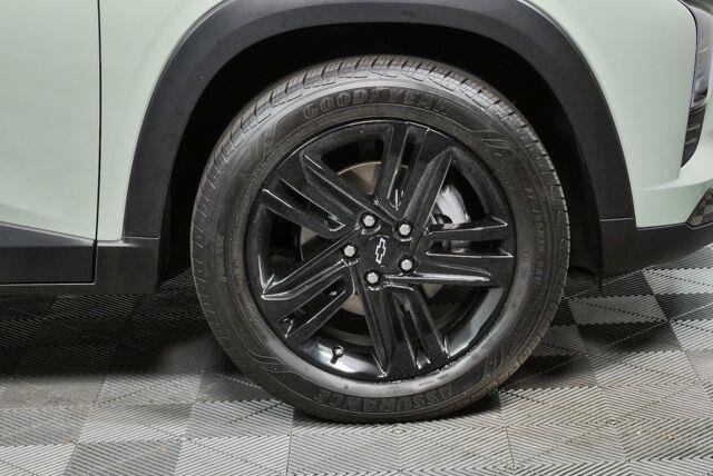 Used 2025 Chevrolet Trax ACTIV w/ Sunroof Package FWD image 34