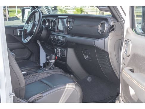 Used 2021 Jeep Gladiator Overland AWD/4WD image 10
