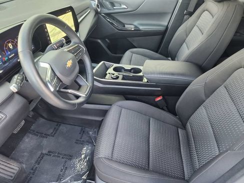 Used 2026 Chevrolet Equinox LT FWD image 4