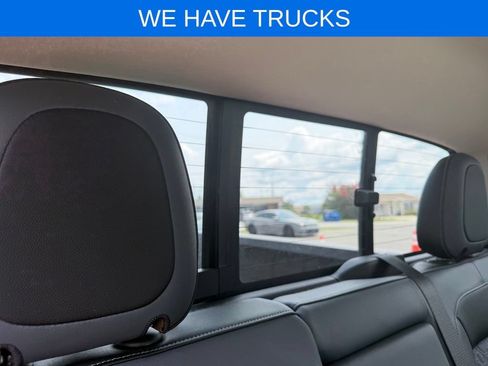Used 2017 Chevrolet Colorado Z71 RWD image 40