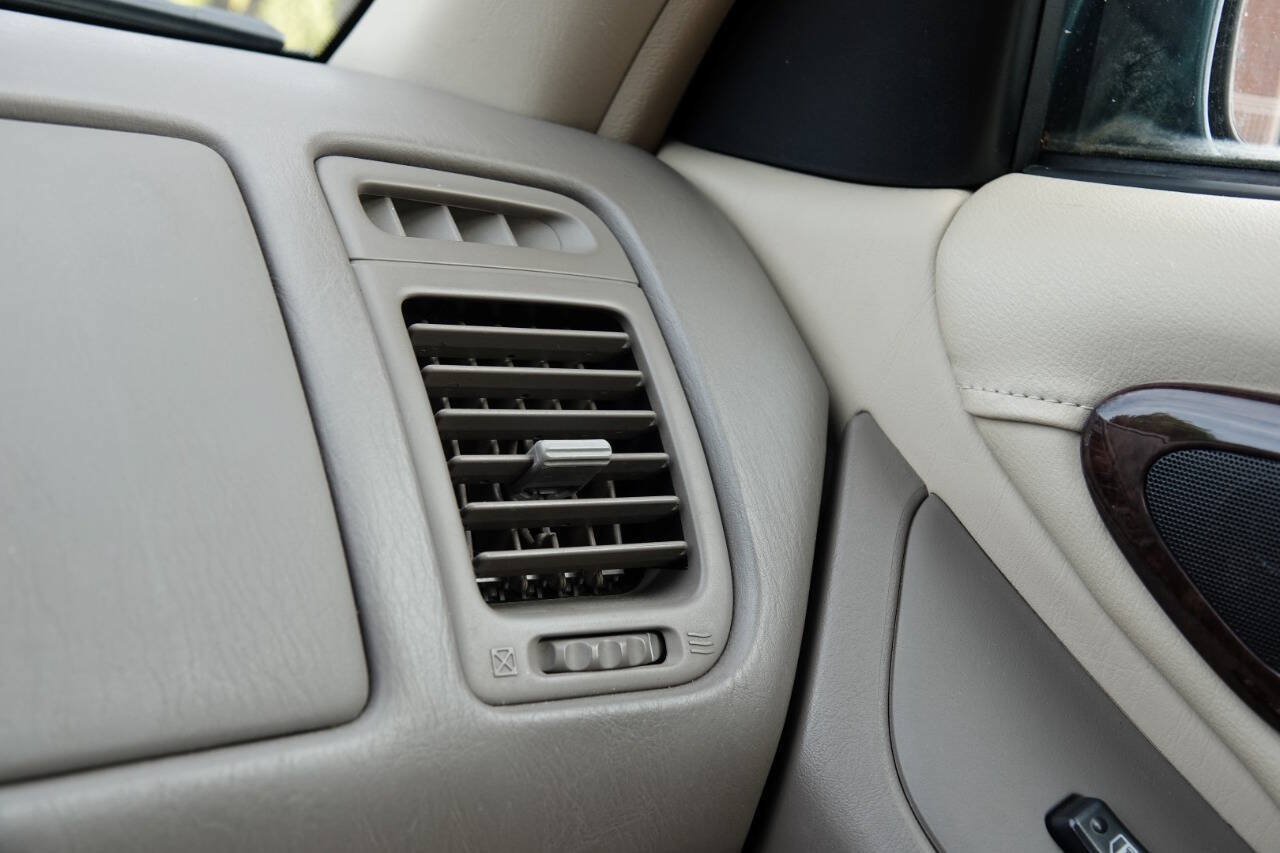 Used 1999 Toyota Avalon XLS FWD image 86
