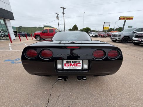 Used 1999 Chevrolet Corvette Coupe w/ Memory Pkg RWD image 16