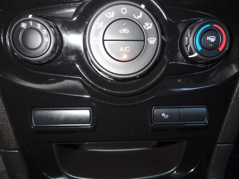 Used 2015 Ford Fiesta SE w/ Equipment Group 201A FWD image 19