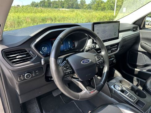 Used 2024 Ford Escape Platinum AWD/4WD image 18