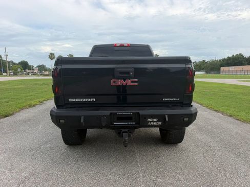 Used 2016 GMC Sierra 2500 Denali w/ Duramax Plus Package AWD/4WD image 6