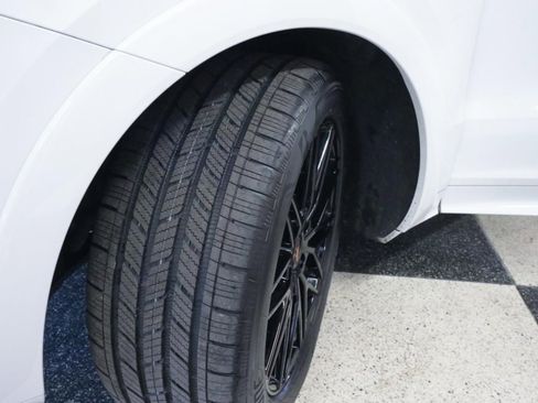 Used 2025 Porsche Cayenne Coupe image 11