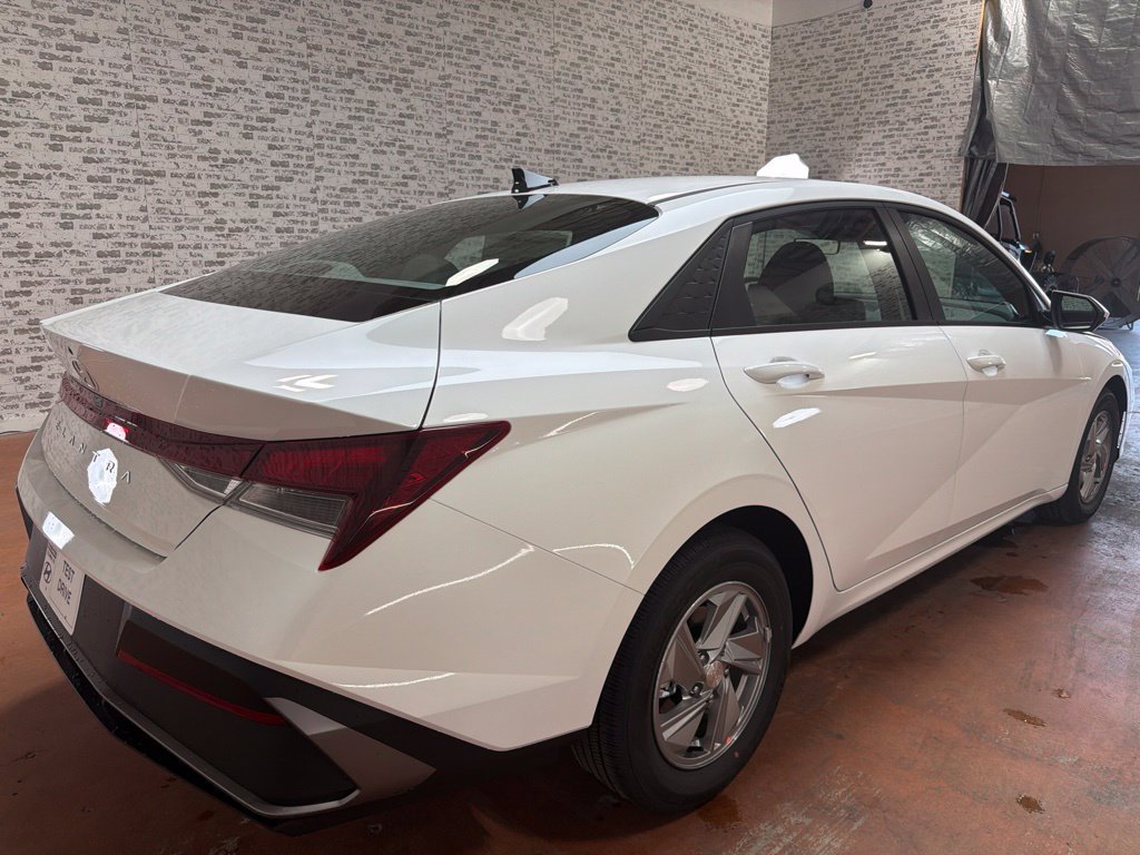 New 2026 Hyundai Elantra SE FWD image 7