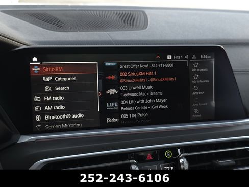 Used 2022 BMW X7 M50i w/ Dynamic Handling Package AWD/4WD image 21