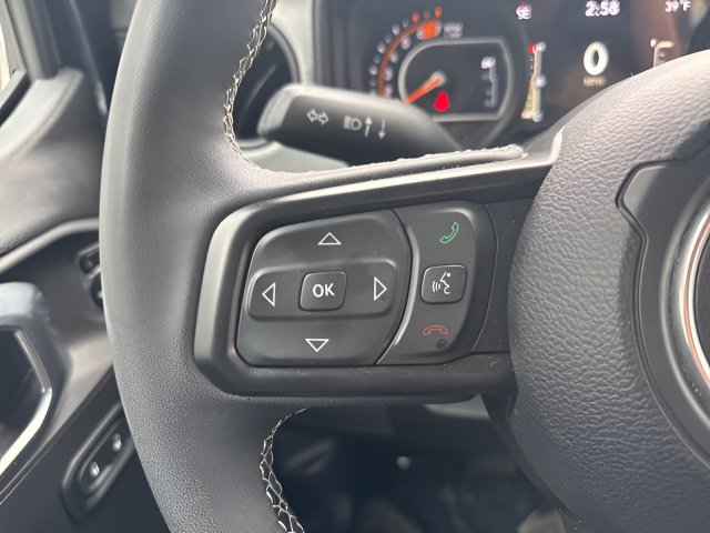 Used 2025 Jeep Wrangler Unlimited Sport AWD/4WD image 14