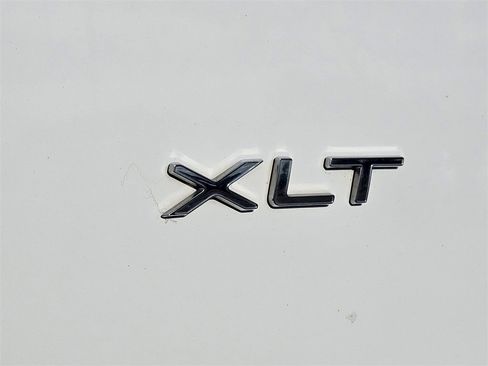 Used 2023 Ford Transit 350 XLT image 34