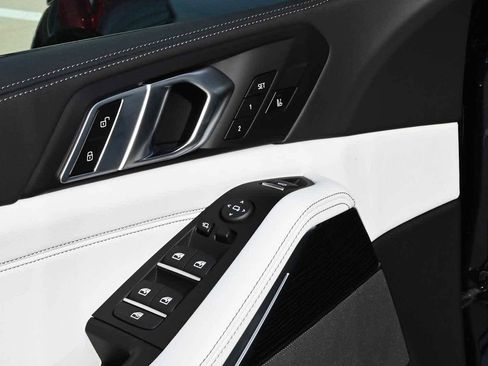 New 2026 BMW X5 xDrive50e w/ Executive Package image 22