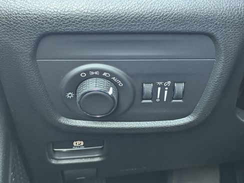 New 2025 Jeep Grand Cherokee 4WD image 17