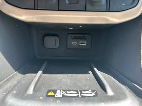 Used 2023 GMC Acadia Denali AWD/4WD image 30