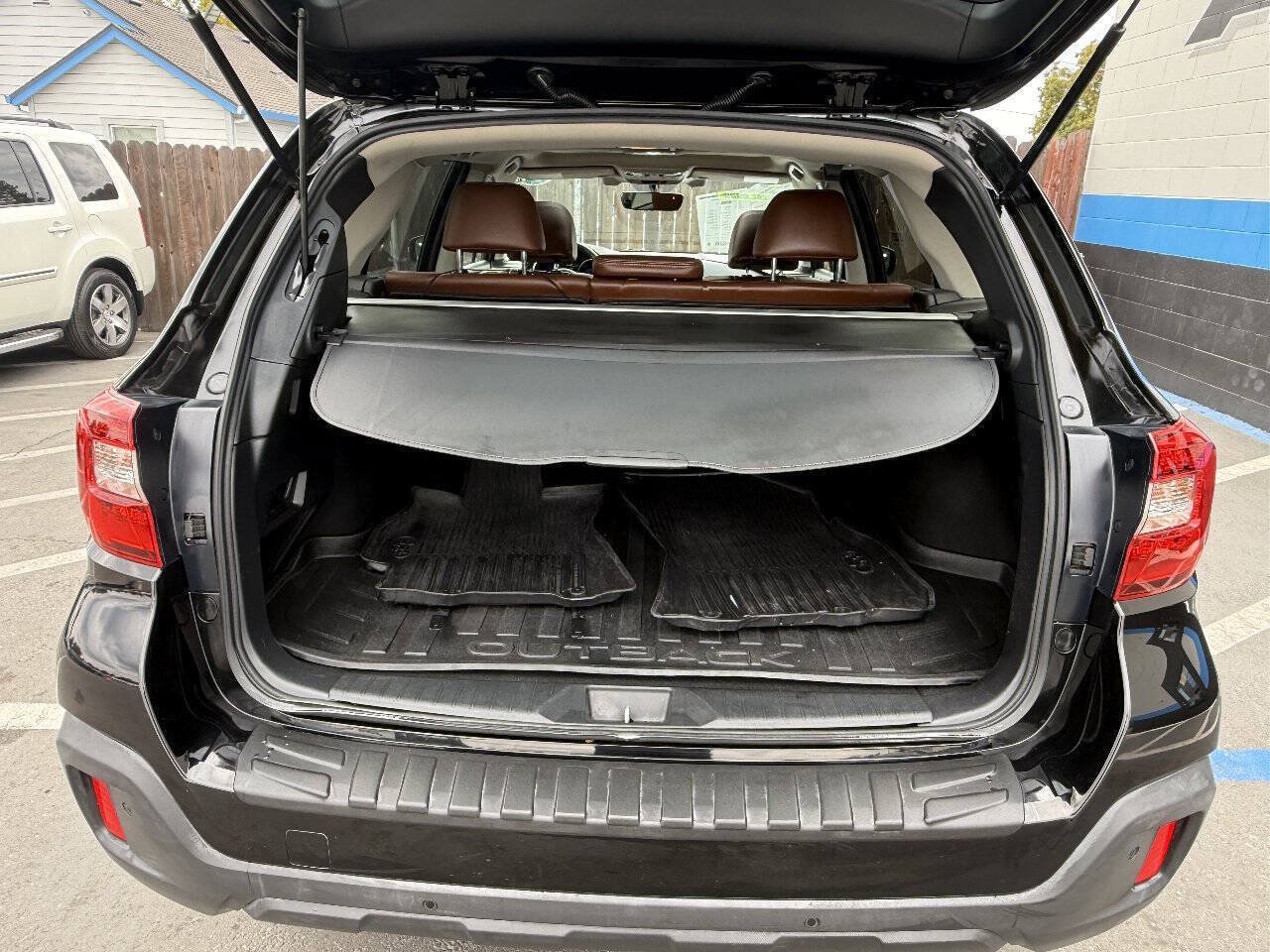 Used 2019 Subaru Outback 3.6R Touring w/ Popular Package #3A AWD/4WD image 21