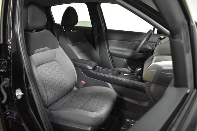 Certified 2025 Nissan Kicks SV AWD/4WD image 30