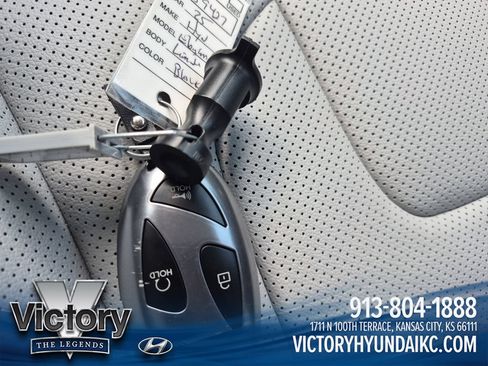 Used 2025 Hyundai Elantra Limited FWD image 29