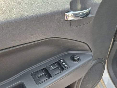 Used 2008 Dodge Caliber R/T w/ Driver Convenience Group FWD image 13