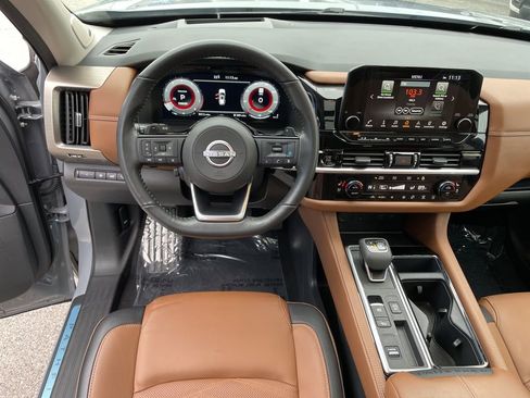 Used 2025 Nissan Pathfinder Platinum w/ Cargo Package image 26