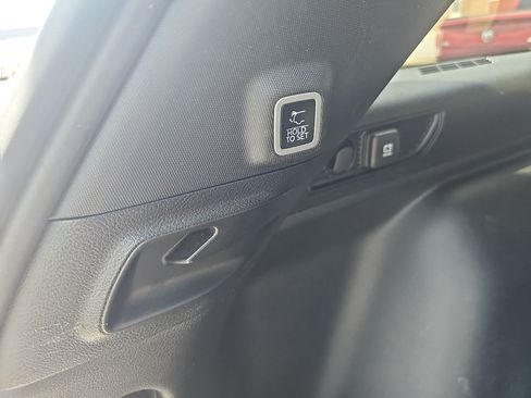 Used 2023 Jeep Grand Cherokee Limited AWD/4WD image 10