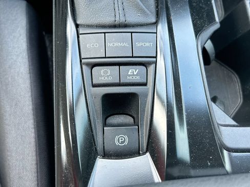 Certified 2025 Toyota Camry LE FWD image 28