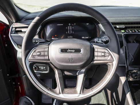 New 2025 Jeep Grand Cherokee Limited w/ Black Appearance Package image 26