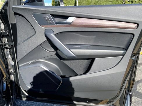 Used 2022 Audi Q5 2.0T Premium w/ Convenience Package image 22