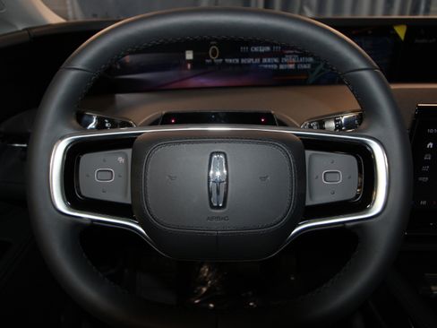 New 2026 Lincoln Nautilus Reserve image 10