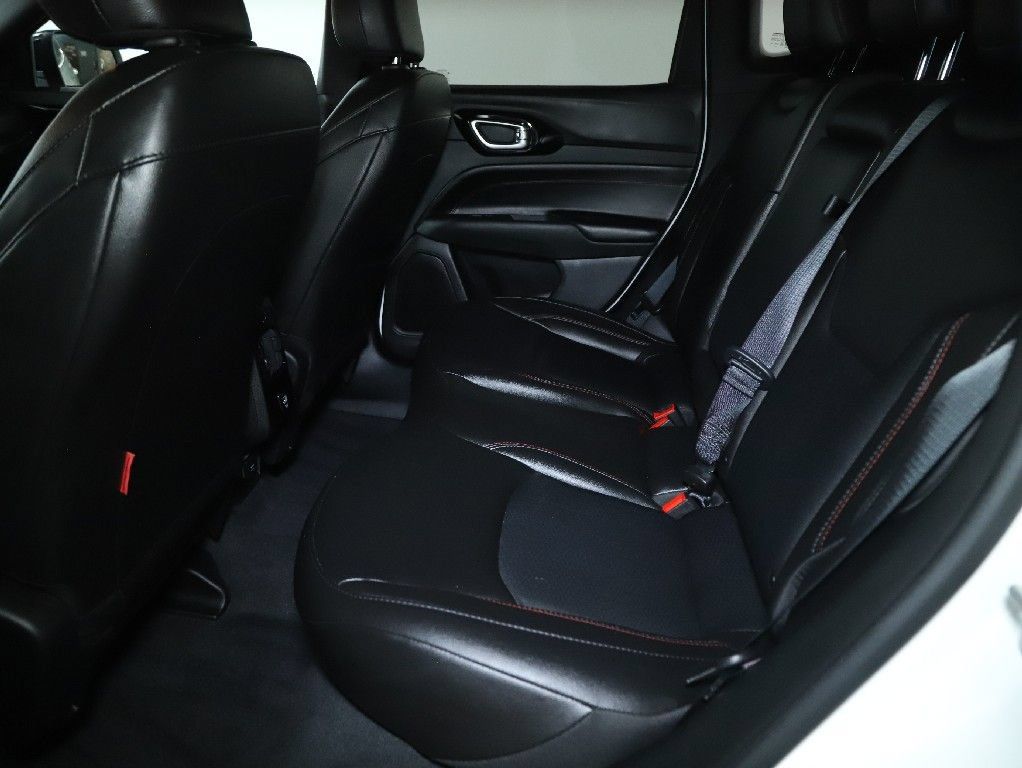 Used 2025 Jeep Compass Trailhawk AWD/4WD image 14