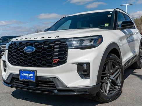 Used 2025 Ford Explorer ST AWD/4WD image 1