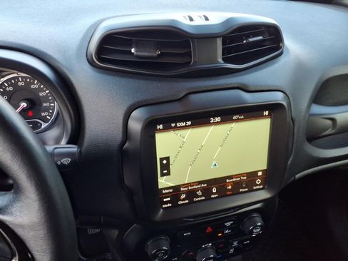 Used 2022 Jeep Renegade Altitude w/ Convenience Group AWD/4WD image 21